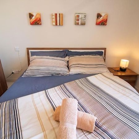 Modern Apt In The Heart Of Maltese Nightlife San Ġiljan Buitenkant foto